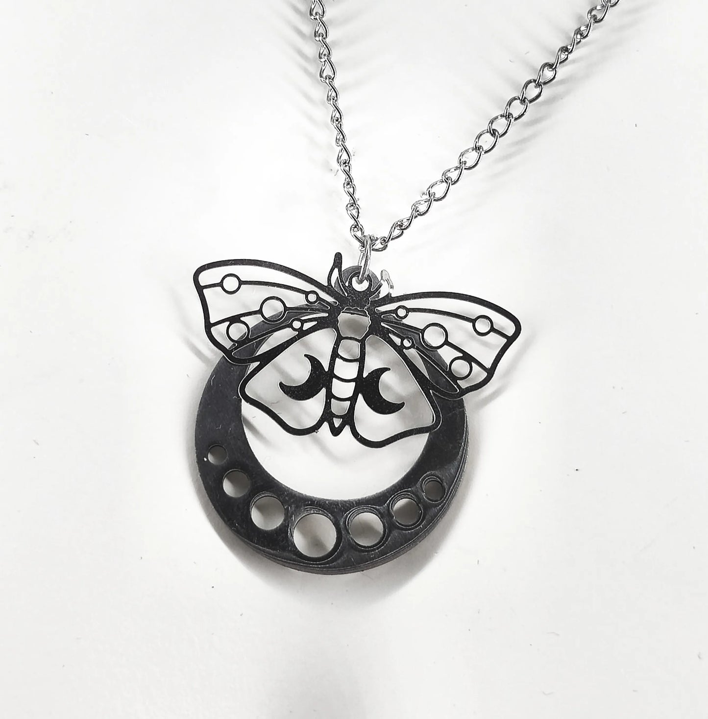 Collier gothique ésotérique phase de lune et papillon acier inoxydable fait main