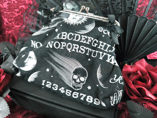 Porte-monnaie Ouija noir et blanc en velours – style gothique fait main