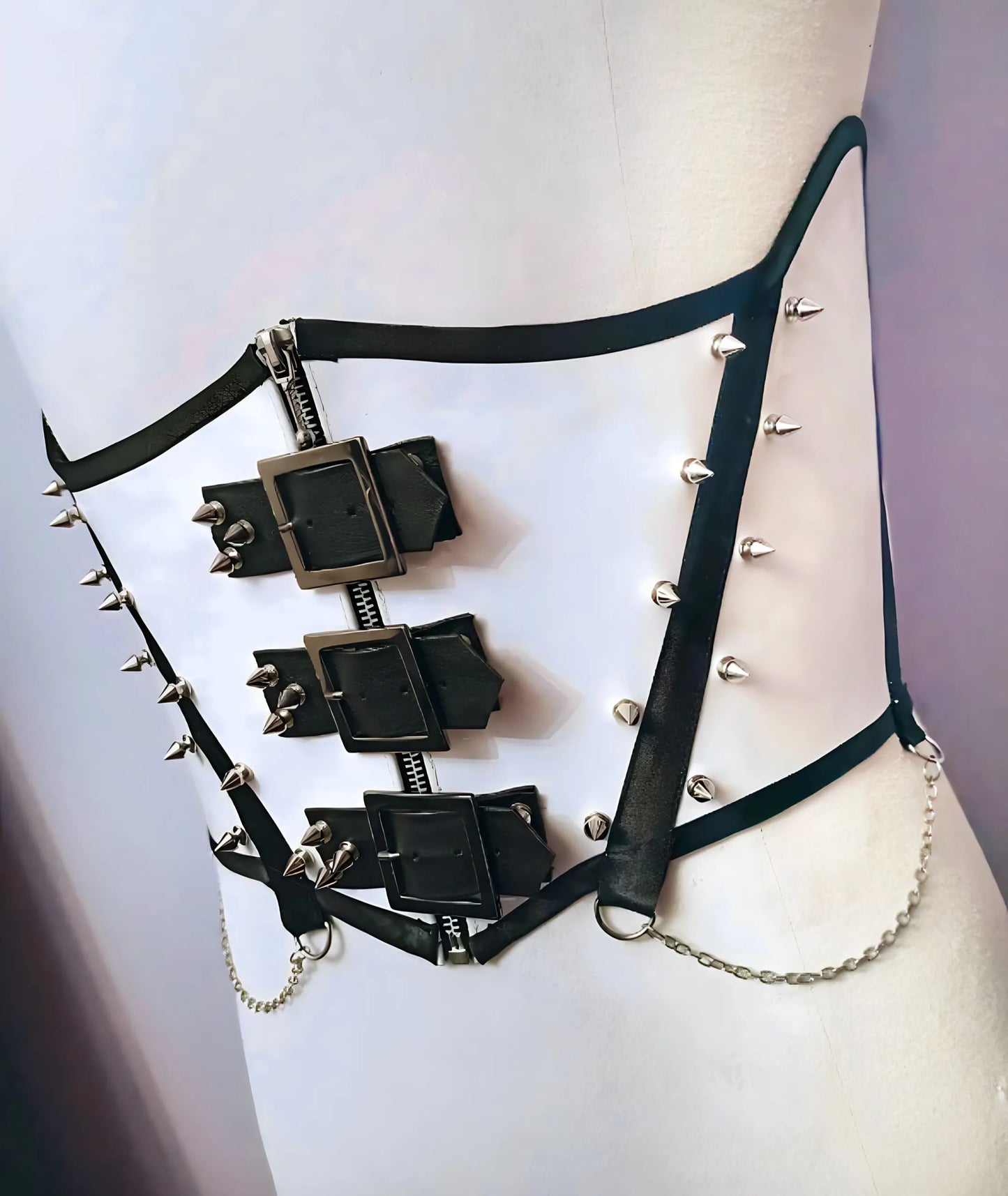 Serre-taille gothique unisexe cuir blanc vinyle – clous, chaînes & boucles – fait main