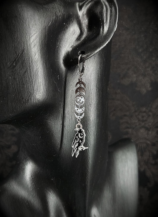 Boucle d’oreille phases lunaire et corbeaux en acier inoxydable fait main unique