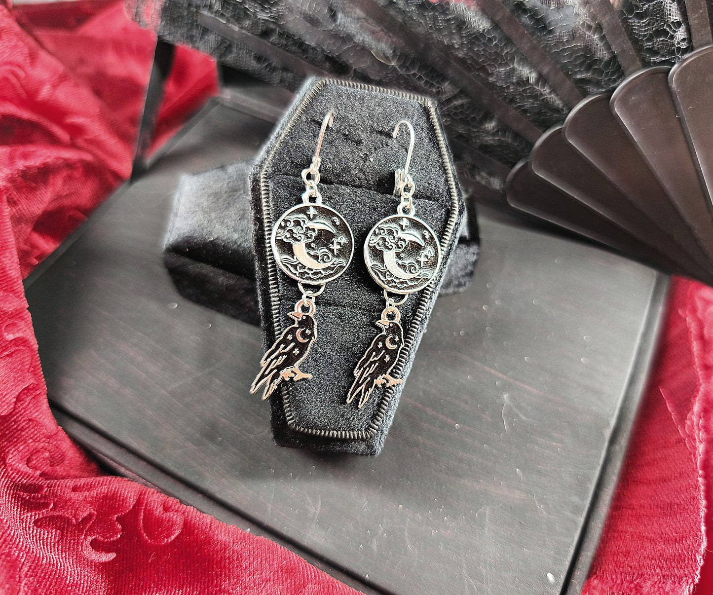 Boucles d’oreilles gothiques Corbeau et Lune – Bijoux witchy