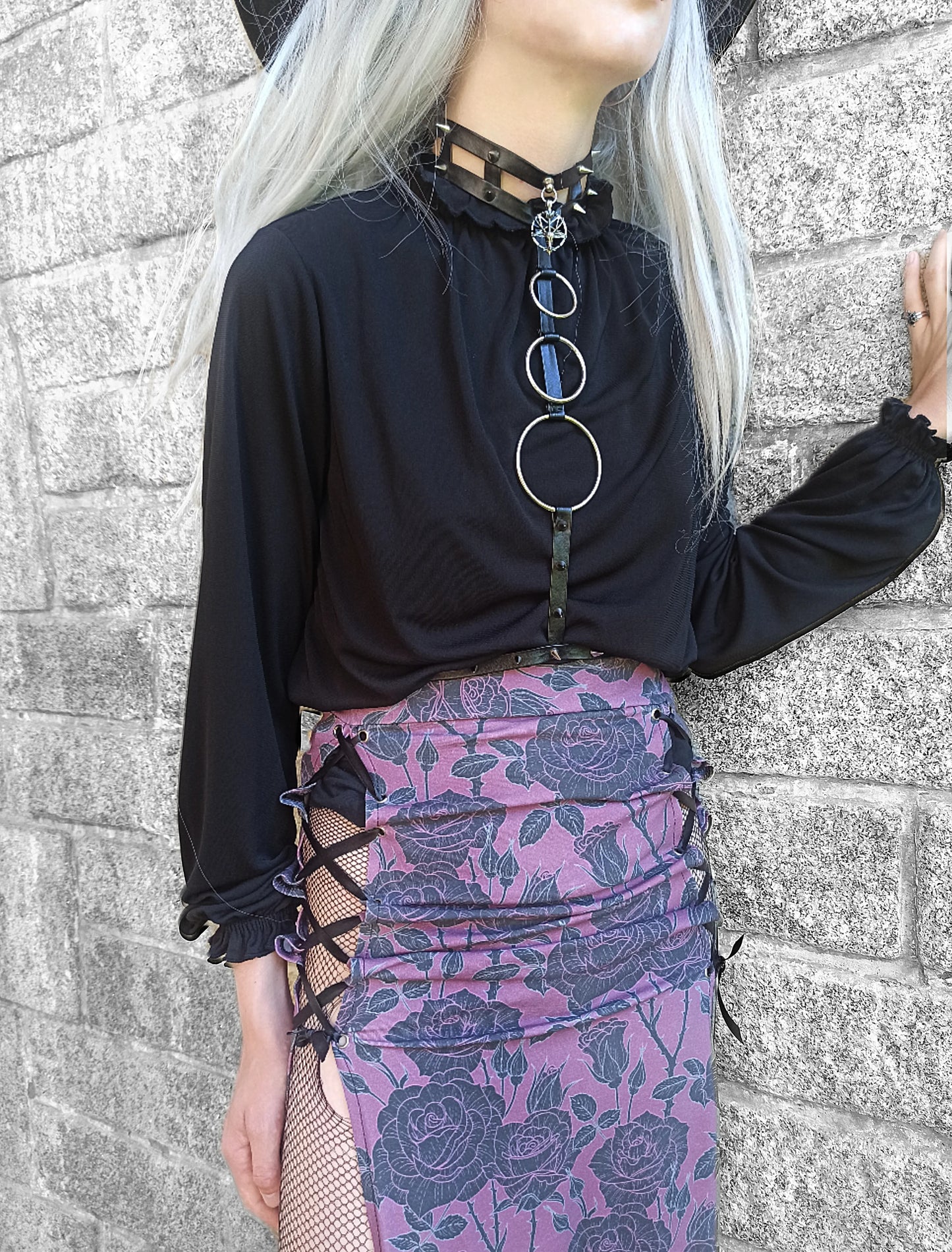 Jupe longue grunge goth en jersey de coton – Violet & roses noires – Fente laçages satin – Fait main