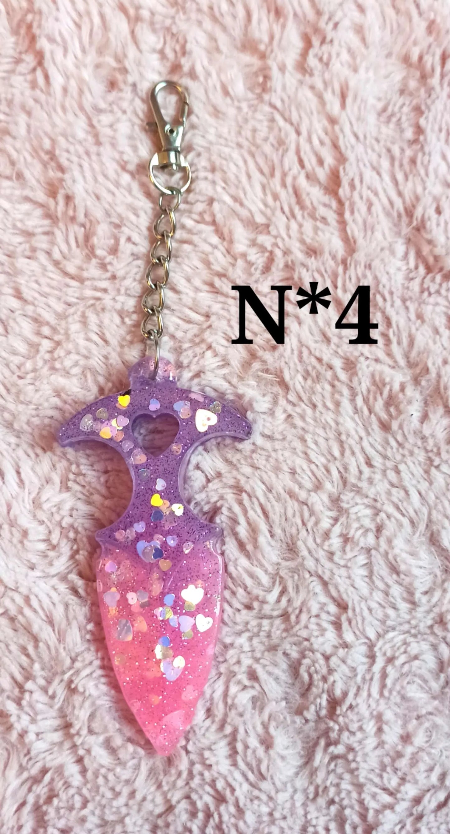 Porte clés self defense kawaii rose et violet fait main en résine