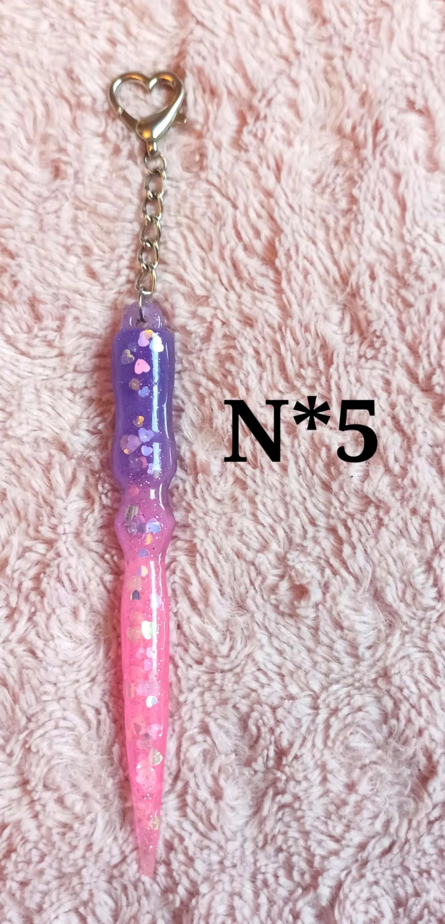 Porte clés self defense kawaii rose et violet fait main en résine