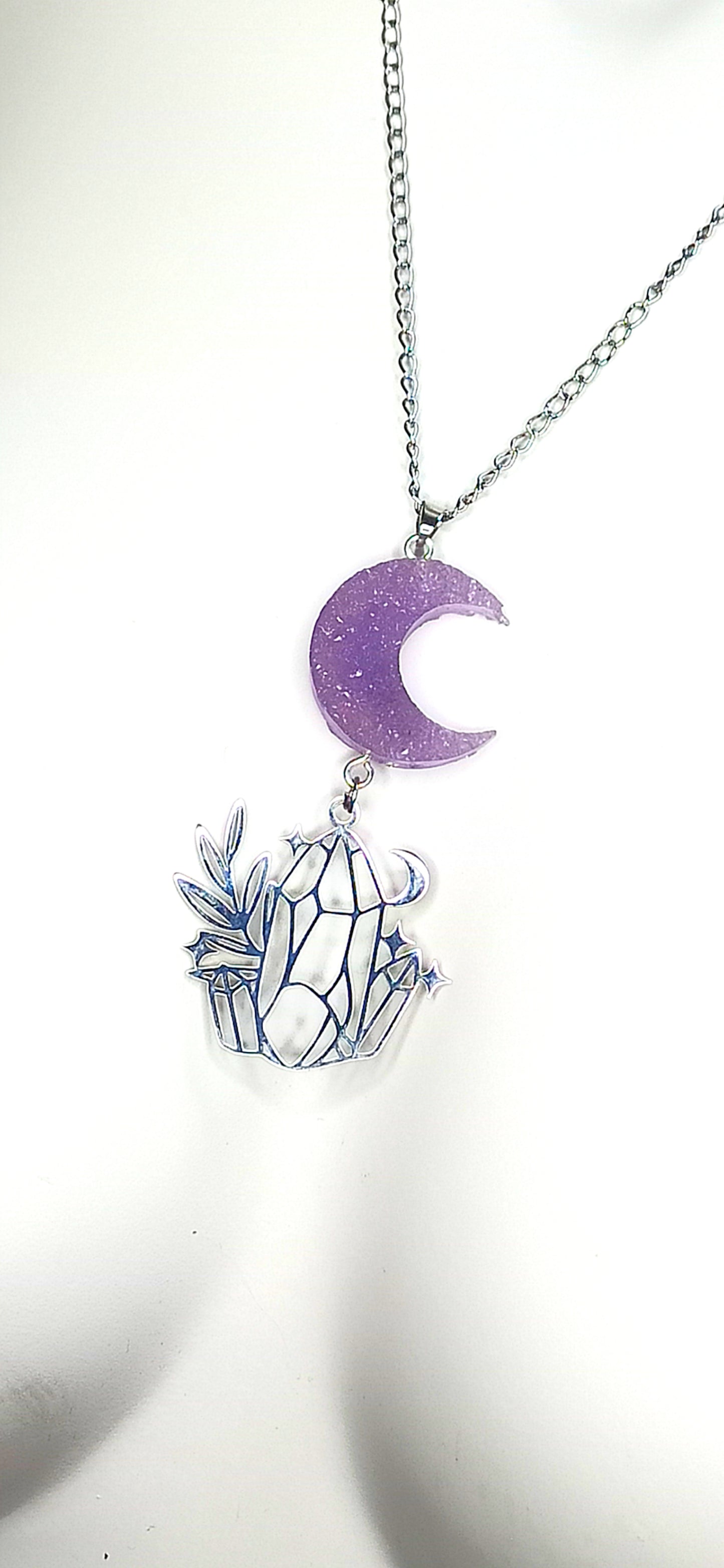 Collier kawaii pastel goth lune violette et cristal – Bijou fait main en acier inoxydable