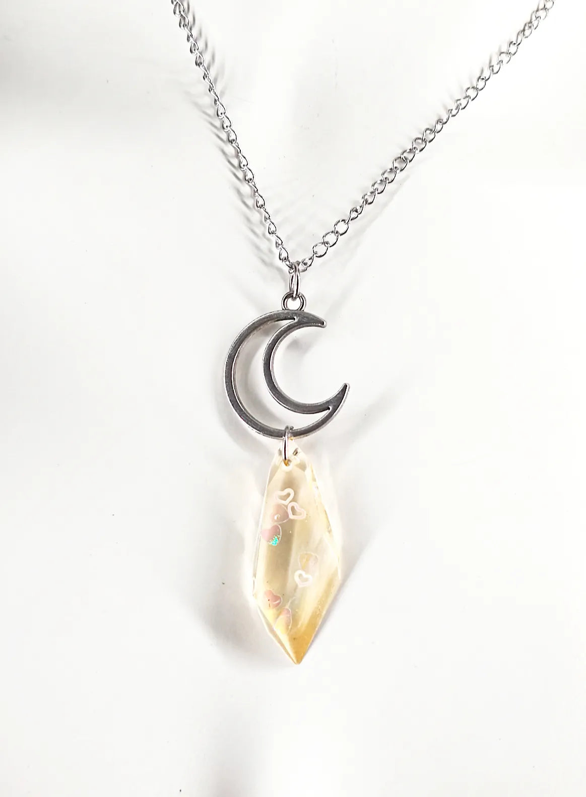 Collier lune cristal iridescent kawaii "Crystal Moon"