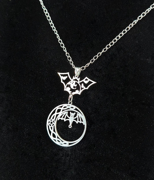 collier witchy lune et chauve souris