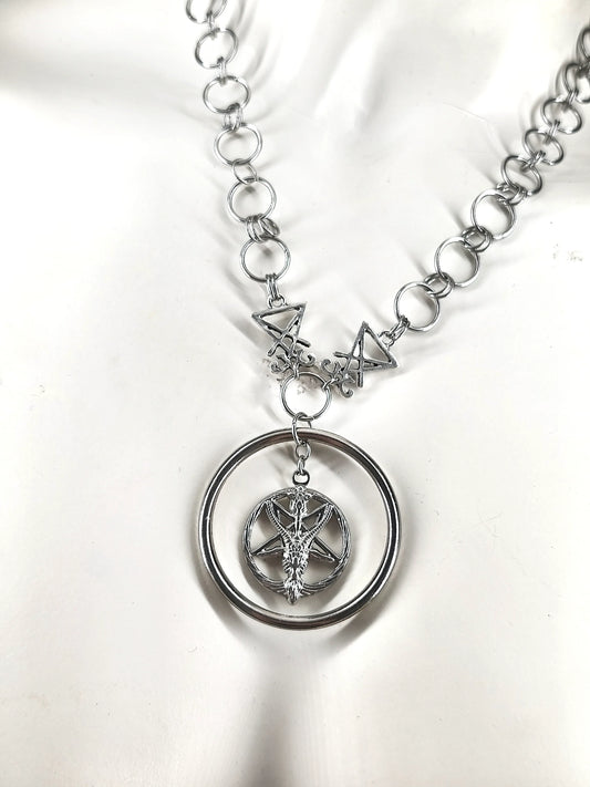 Collier gothique moderne en acier inoxydable – Pentacle circulaire & symboles occultes – Fait main