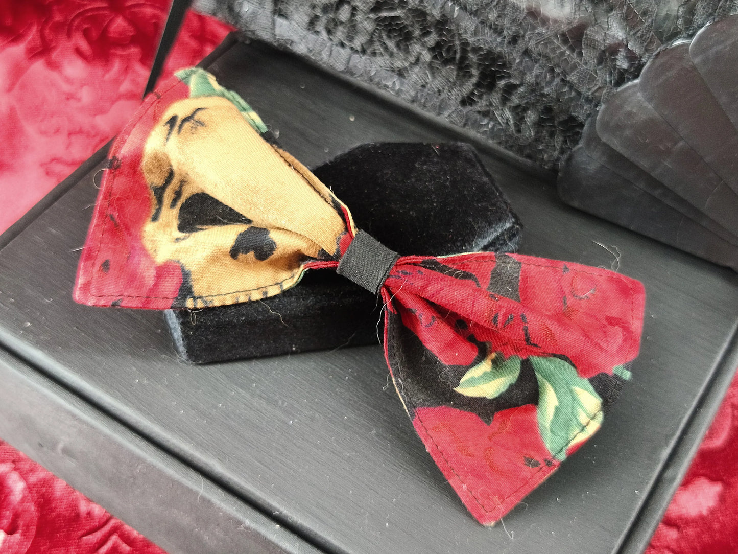 Barrette gothique crânes & roses 
nœud fait main rock & romantique