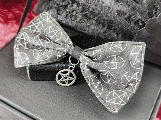Barrette gothique pentacle noire – nœud ésotérique avec pendentif pentagramme
