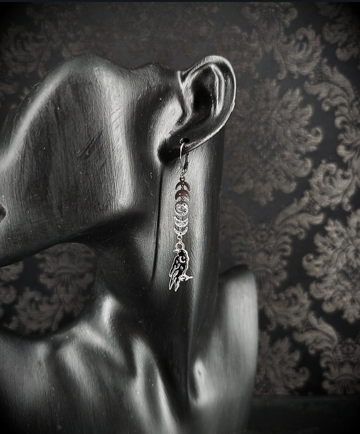 Boucle d’oreille phases lunaire et corbeaux en acier inoxydable fait main