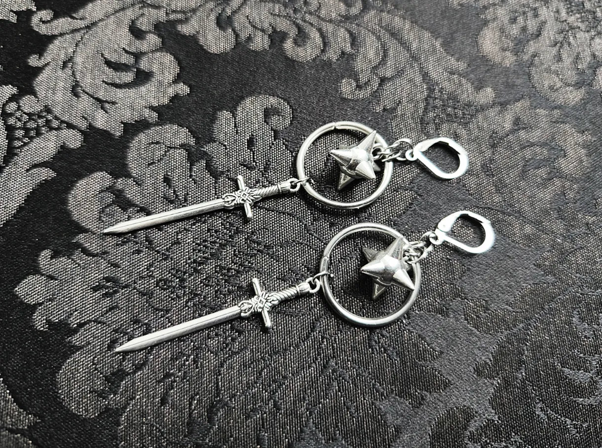 Boucles d'oreilles alternatives avec anneau, étoile du matin et épée 