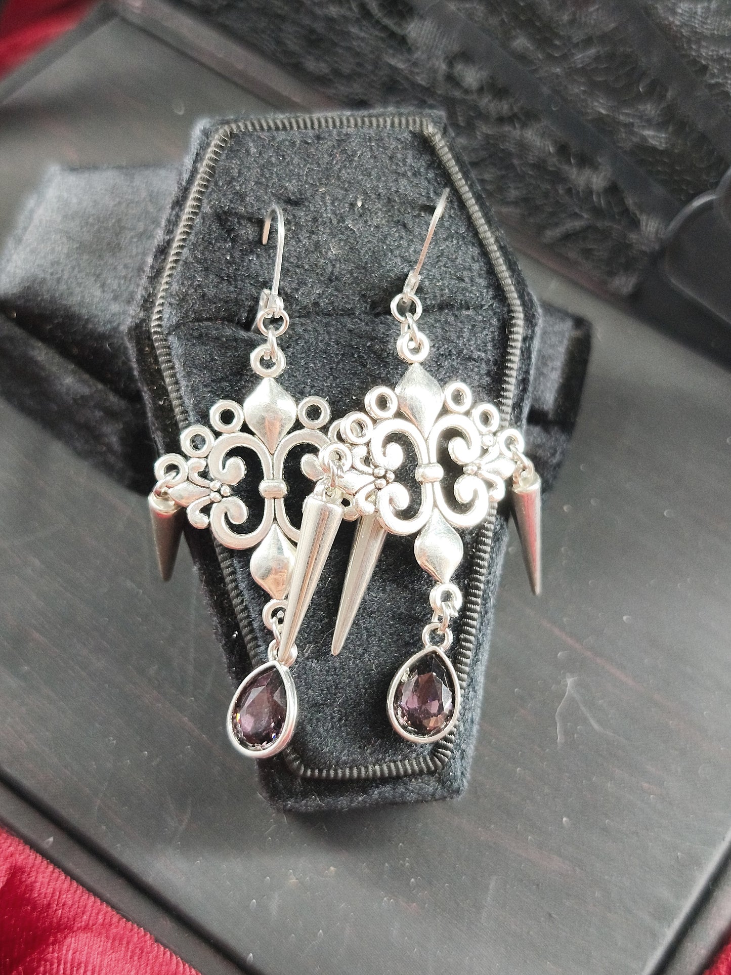 Boucles d'oreilles cathédrale gothiques avec perles violettes fait main unique 