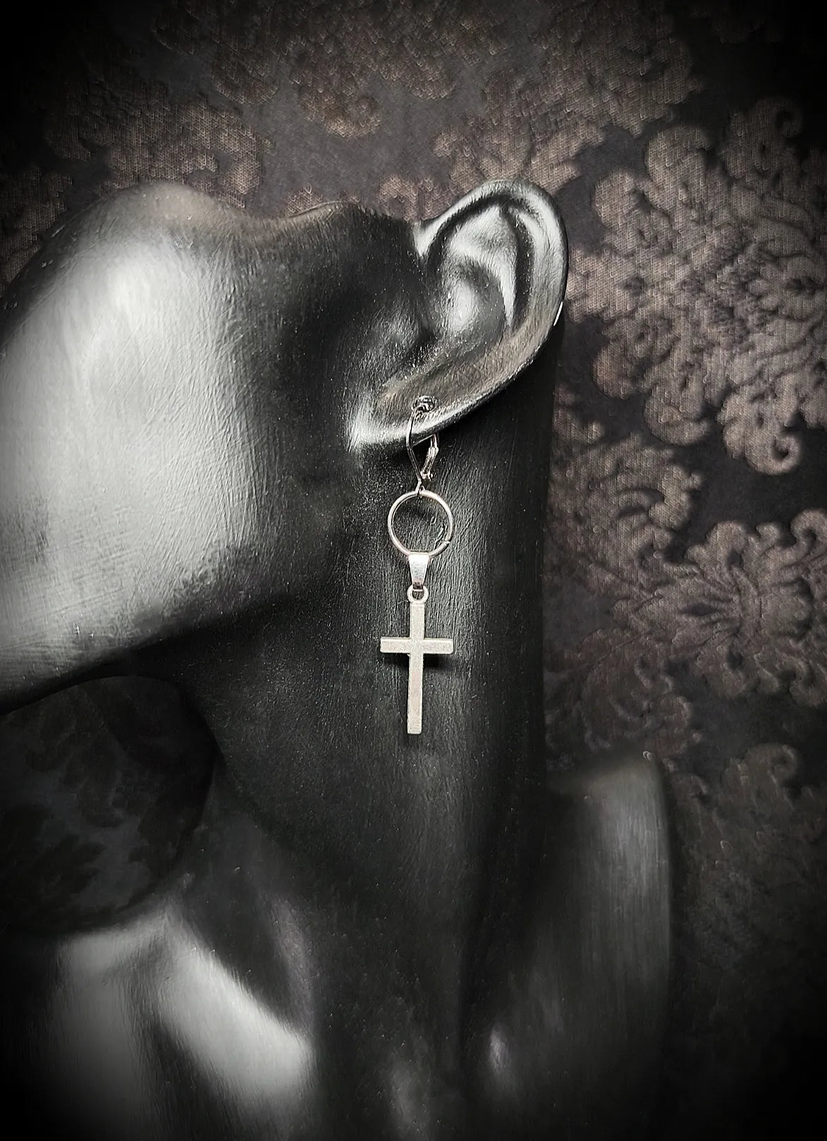 Boucles d’oreilles croix gothique avec anneau fait main unique 