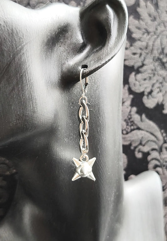 Boucles d'oreilles gothique avec chaîne et boule piquante fait main