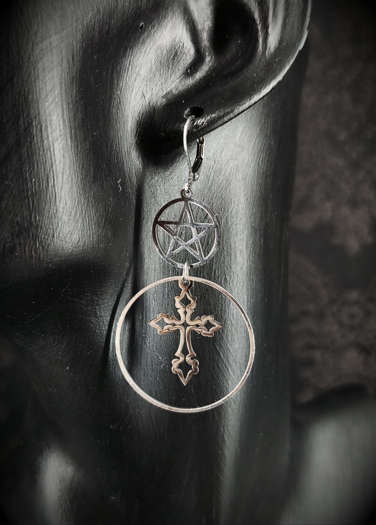 Boucles d’oreilles pentacle & croix gothique en acier inoxydable