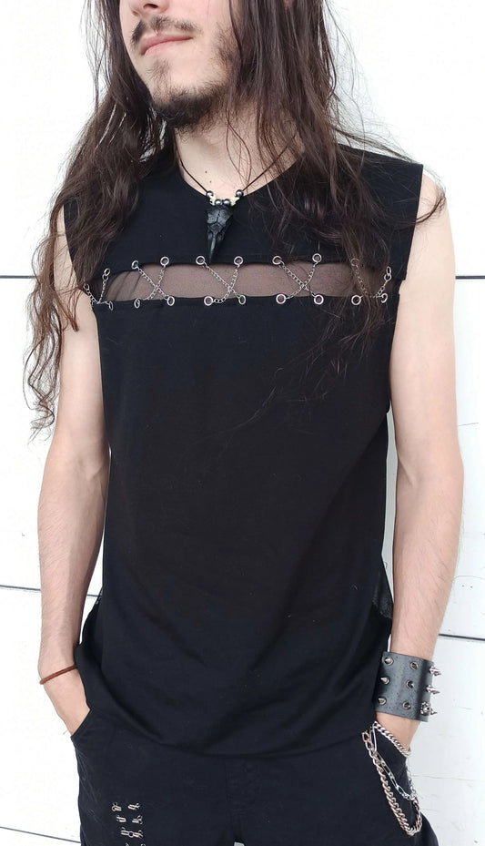 Débardeur gothique en coton épais et résille noire, laçages avec chaînes et œillets métalliques