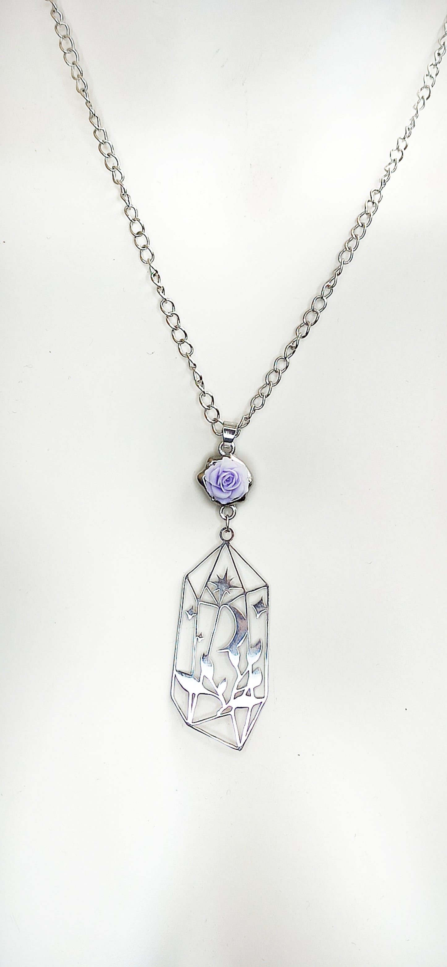 Collier kawaii avec pendentif cristal en acier inoxydable et rose en résine fait main