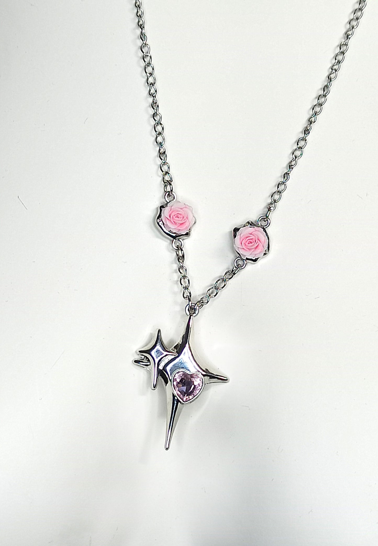 Collier kawaii avec roses et étoile en acier inoxydable "Sweet Star" fait main