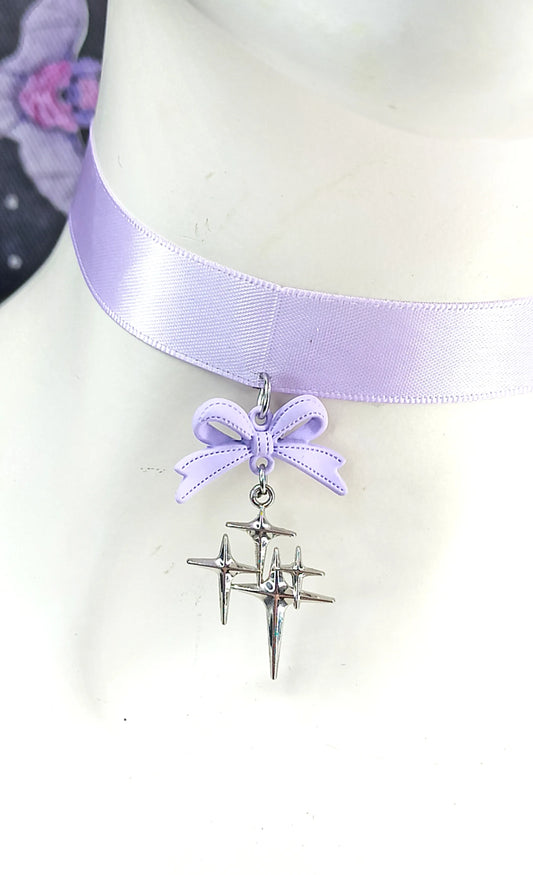 Ras de cou kawaii violet avec noeud et étoiles "Kawaii Star" fait main
