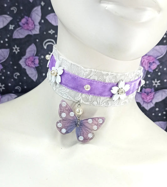 Ras de cou kawaii violet avec papillon, fleur et perles "Sweet Butterfly" fait main