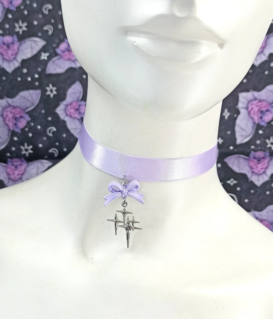 Ras de cou kawaii violet avec noeud et étoiles "Kawaii Star" fait main
