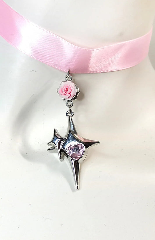 Ras de cou kawaii avec étoile et rose, de couleur rose "Dreaming Star" fait main