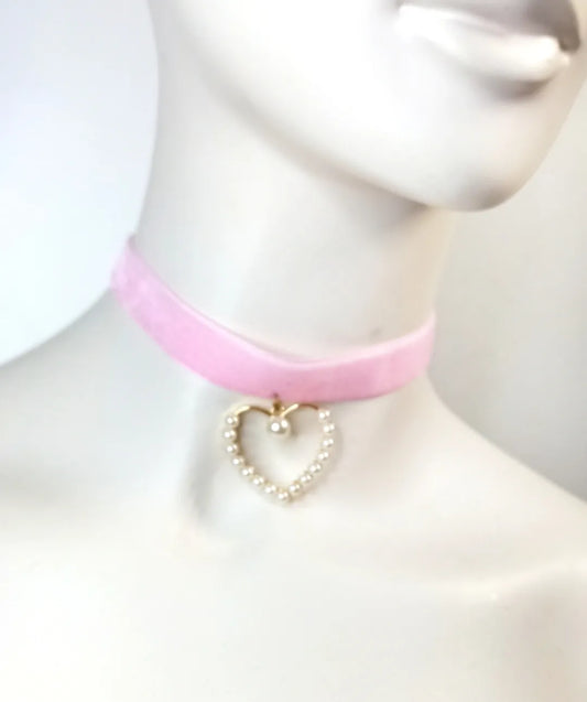 Ras de cou kawaii velours rose coeur et perles "Beauty Heart" fait main