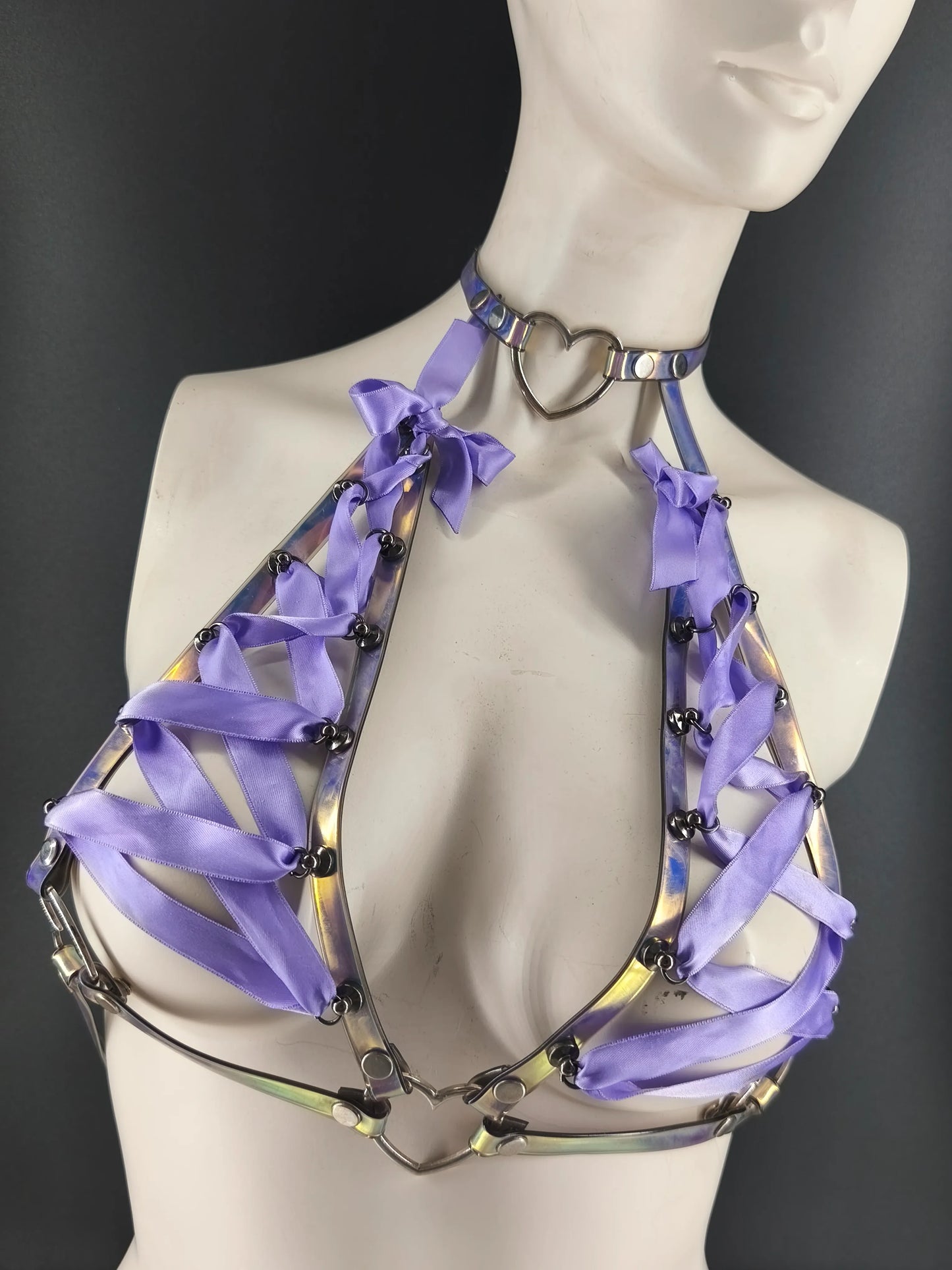 Harnais soutien-gorge PVC holographique noir & violet avec choker cœur – pastel goth / cyber goth fait main