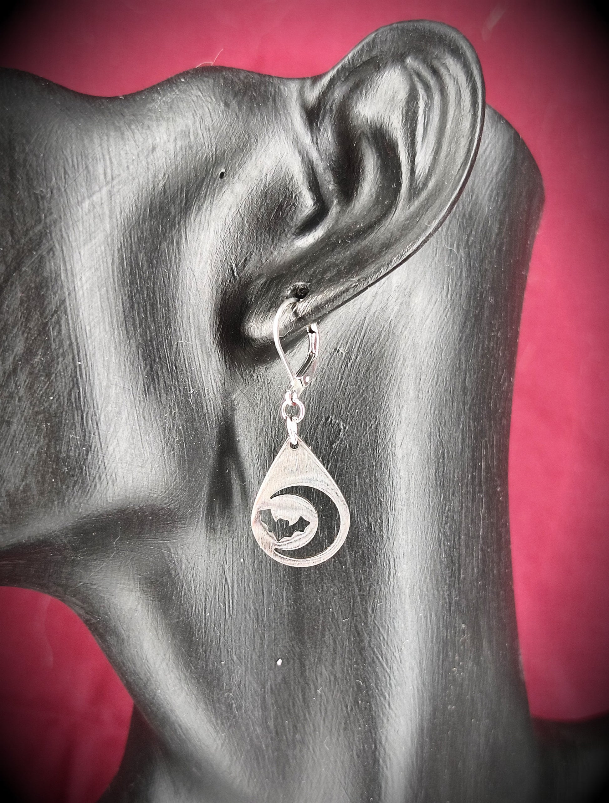 Paire de boucles d'oreilles en acier inoxydable avec lune et chauve-souris 