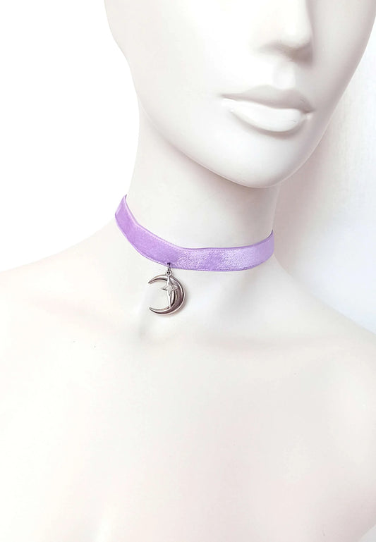 Ras de cou en velours violet et lune fait main avec étoile