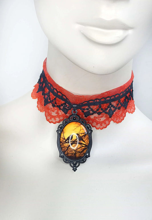 Ras de cou gothique en dentelle orange et noir avec corbeau fait main 