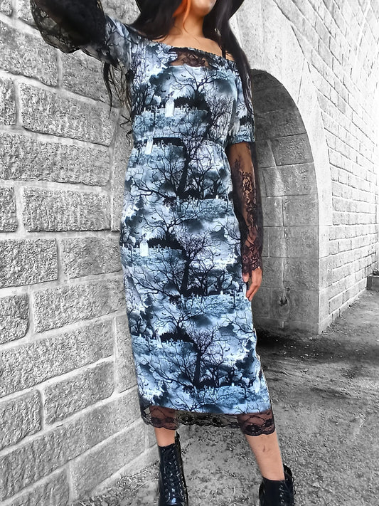 Robe alternative noire avec imprimé cimetière et coupe fluide – Style goth romantique