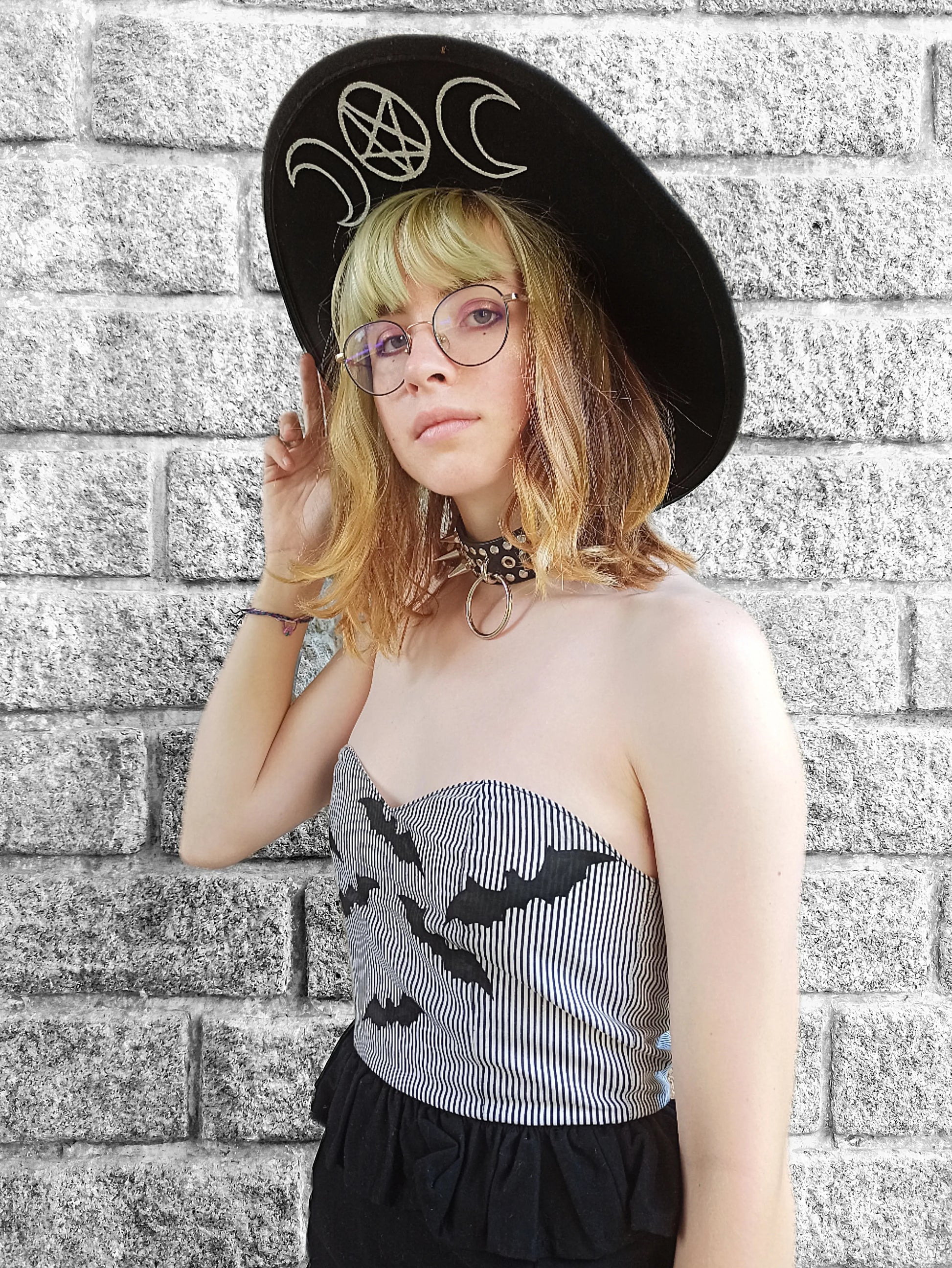Bustier noir doublé de lin blanc sur robe alternative