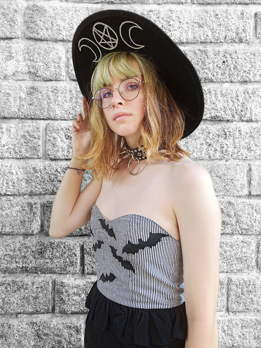 Bustier noir doublé de lin blanc sur robe alternative