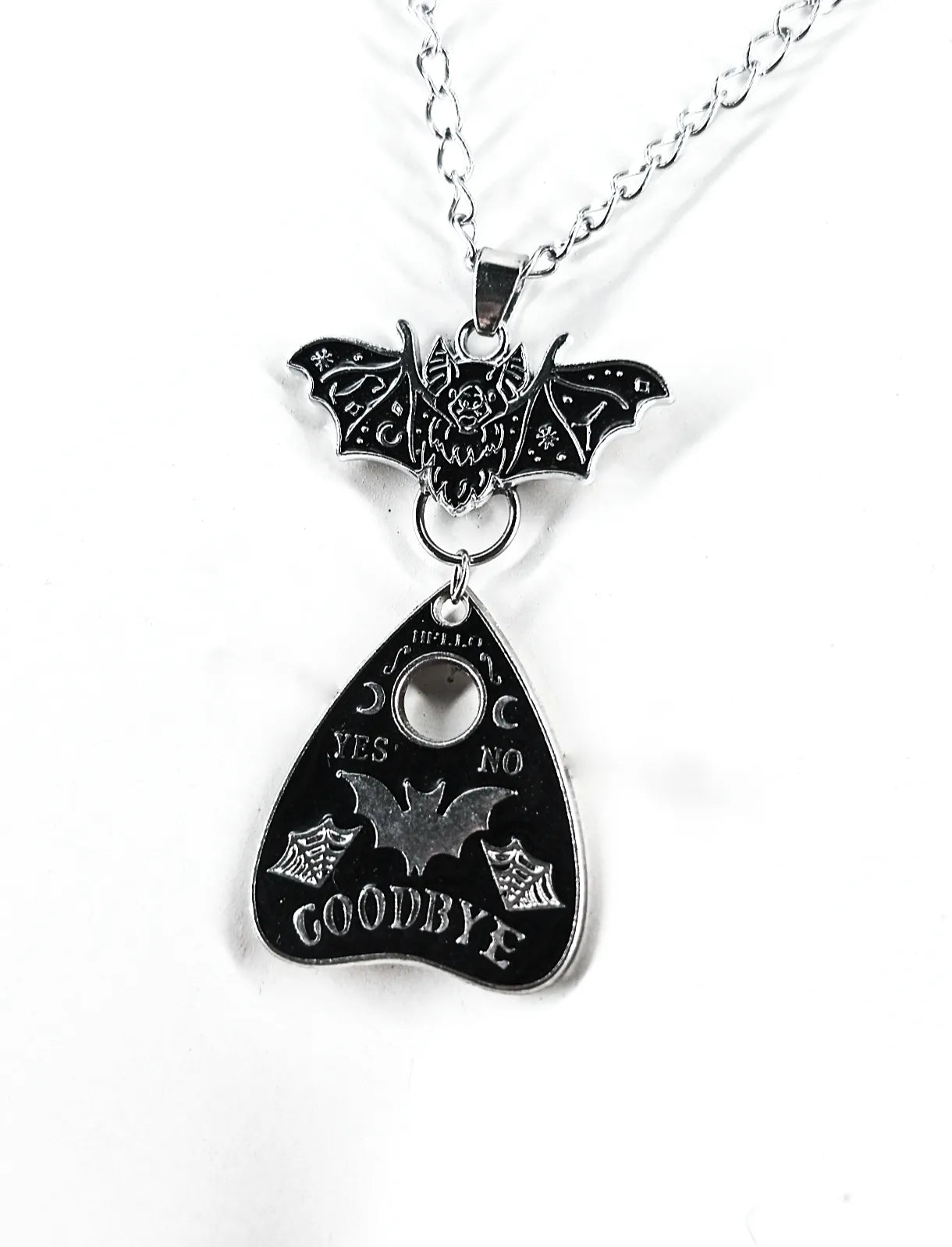 Collier gothique avec pendentif ouija et chauve-souris fait main