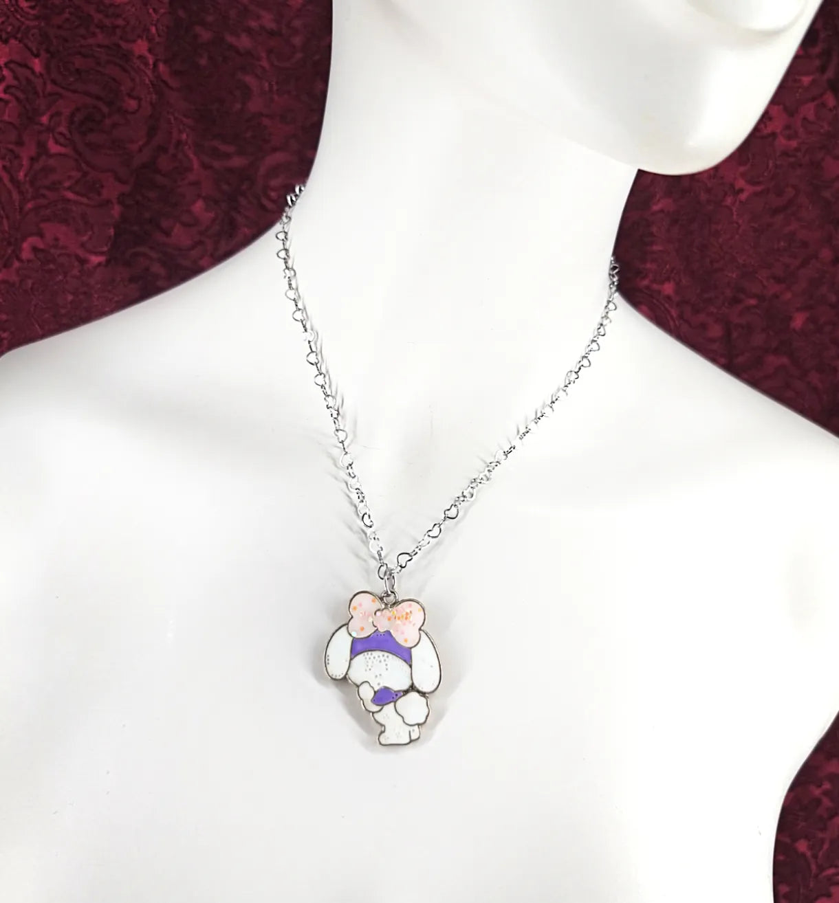 Collier Kawaii Lapin Fait Main en Résine & Acier Inoxydable – Bijou Pastel Goth Artisanal
