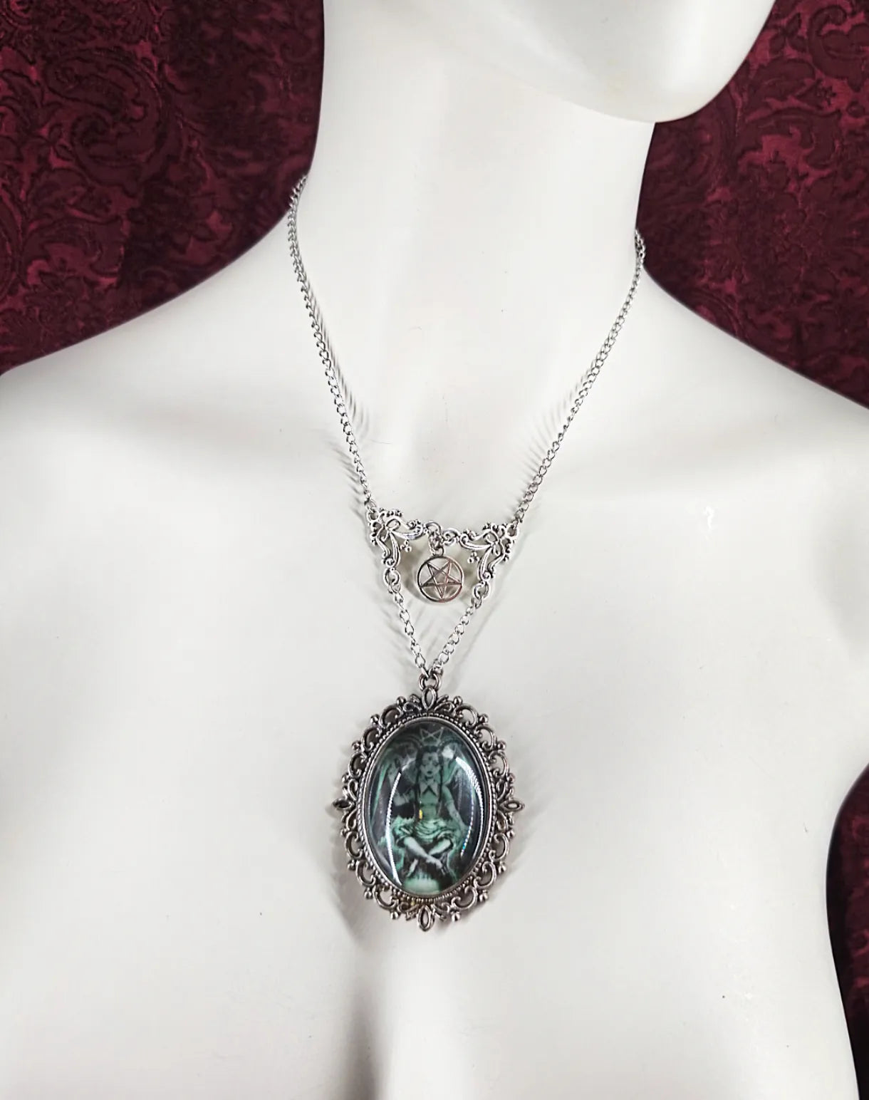 Collier gothique occulte romantique Mercredi – Camée en verre & acier inoxydable