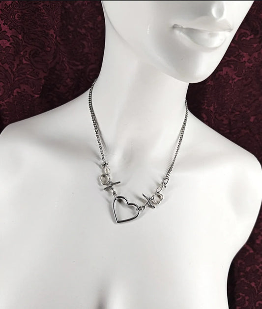 Collier pastel goth avec coeur et électrocardiogrammes "Heartbeat Love" fait main