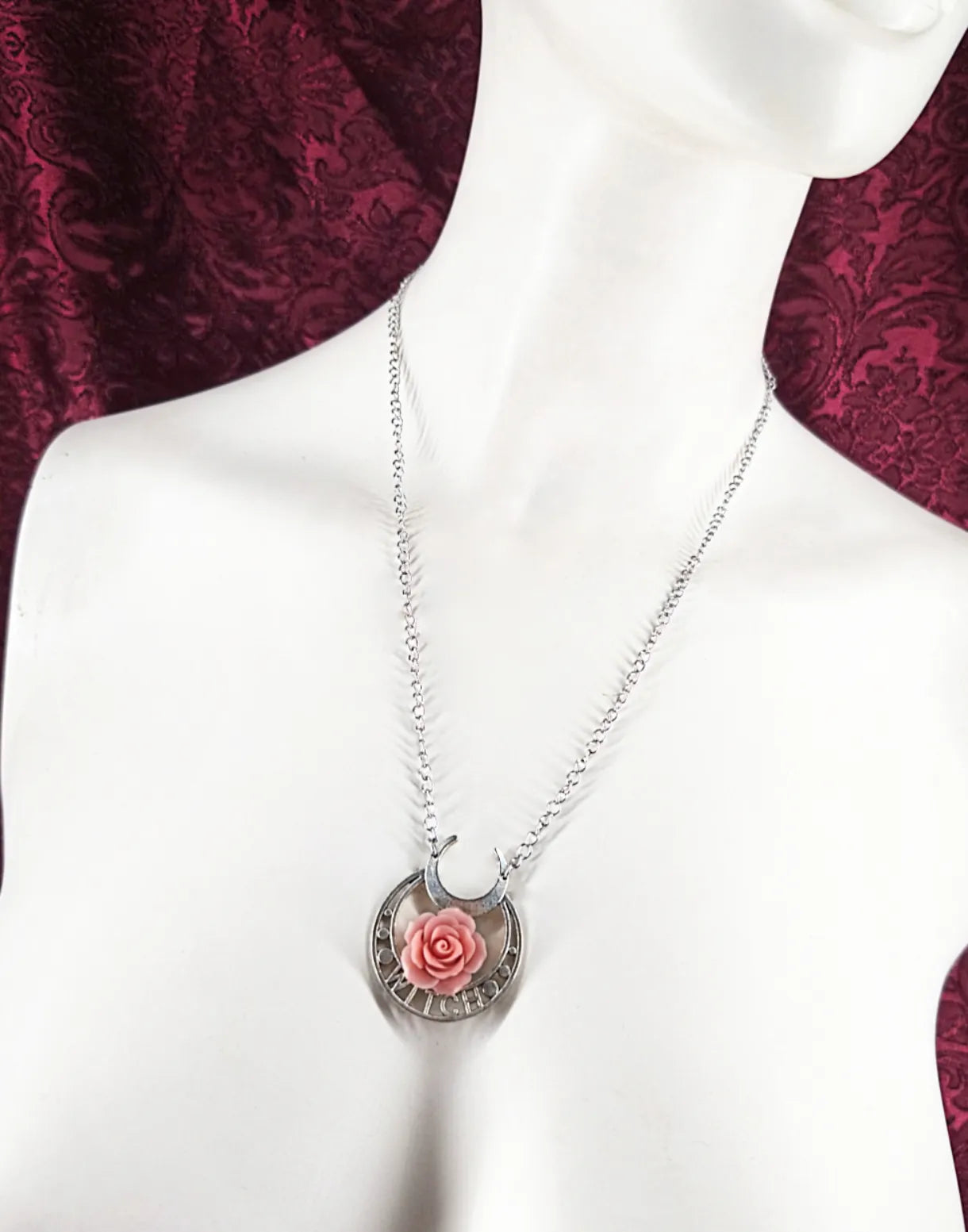 Collier pastel goth en acier inoxydable avec lunes et rose "Rose Witch"