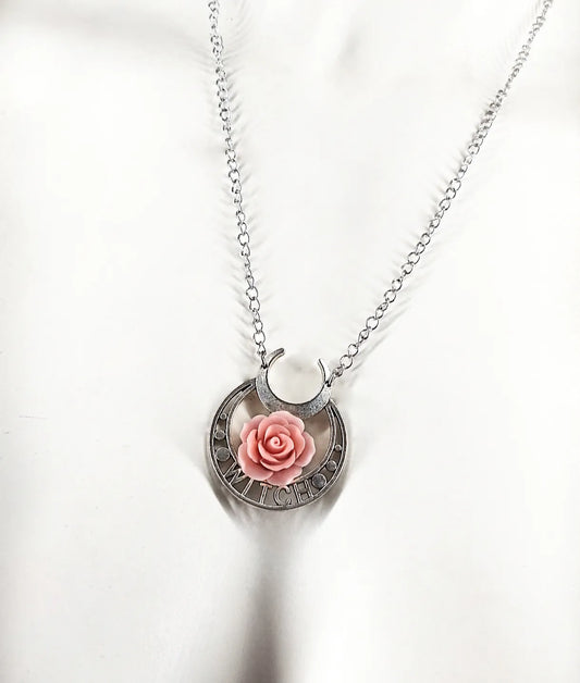 Collier pastel goth en acier inoxydable avec lunes et rose "Rose Witch"