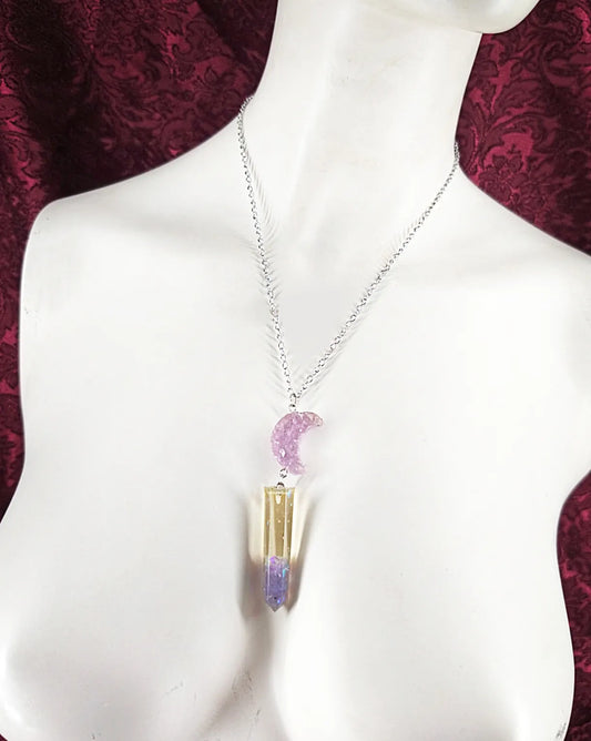 Collier kawaii lune violette avec cristal transparent et violet fait main