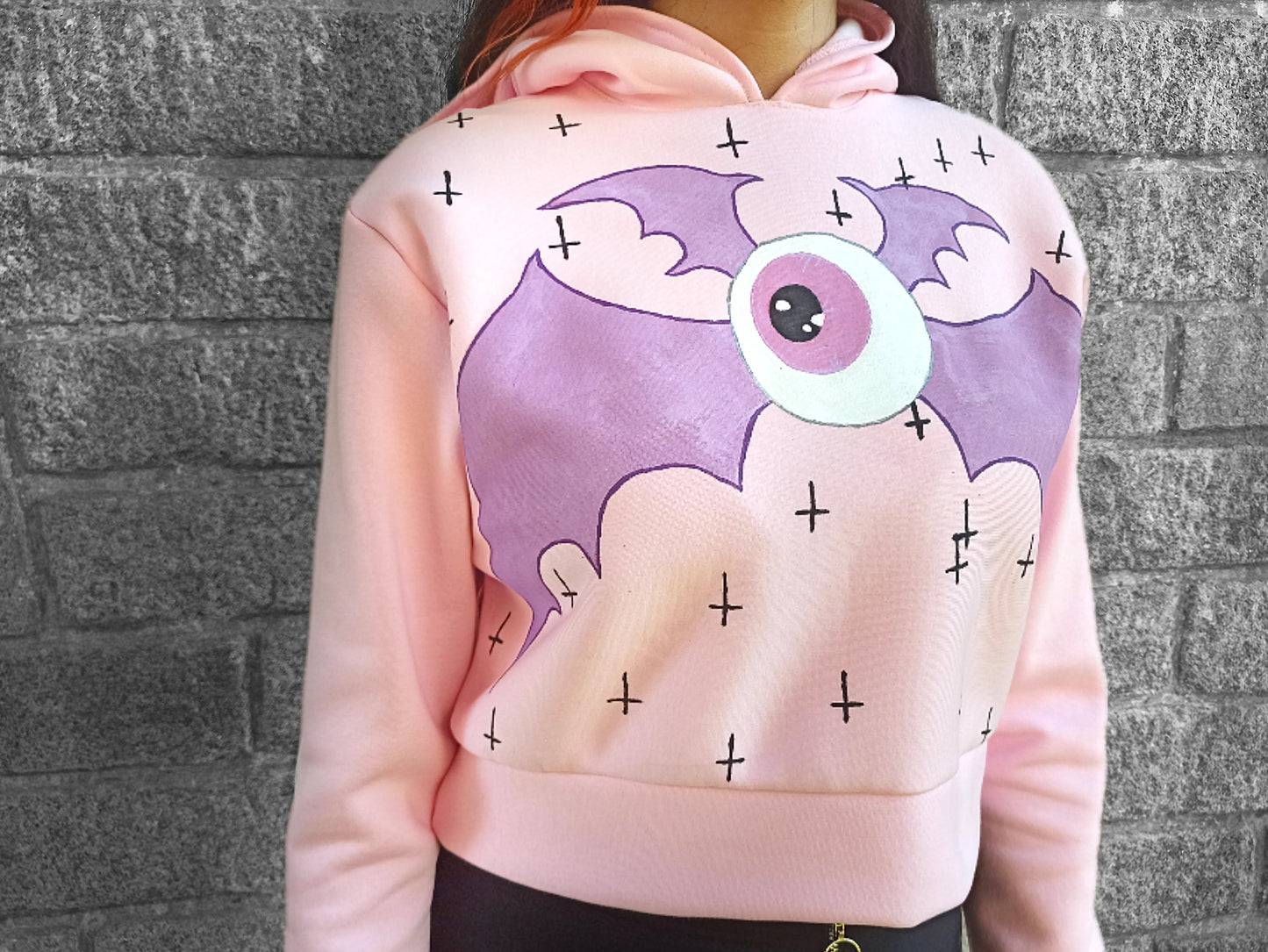Sweat à capuche alternatif au design mystique peint main
