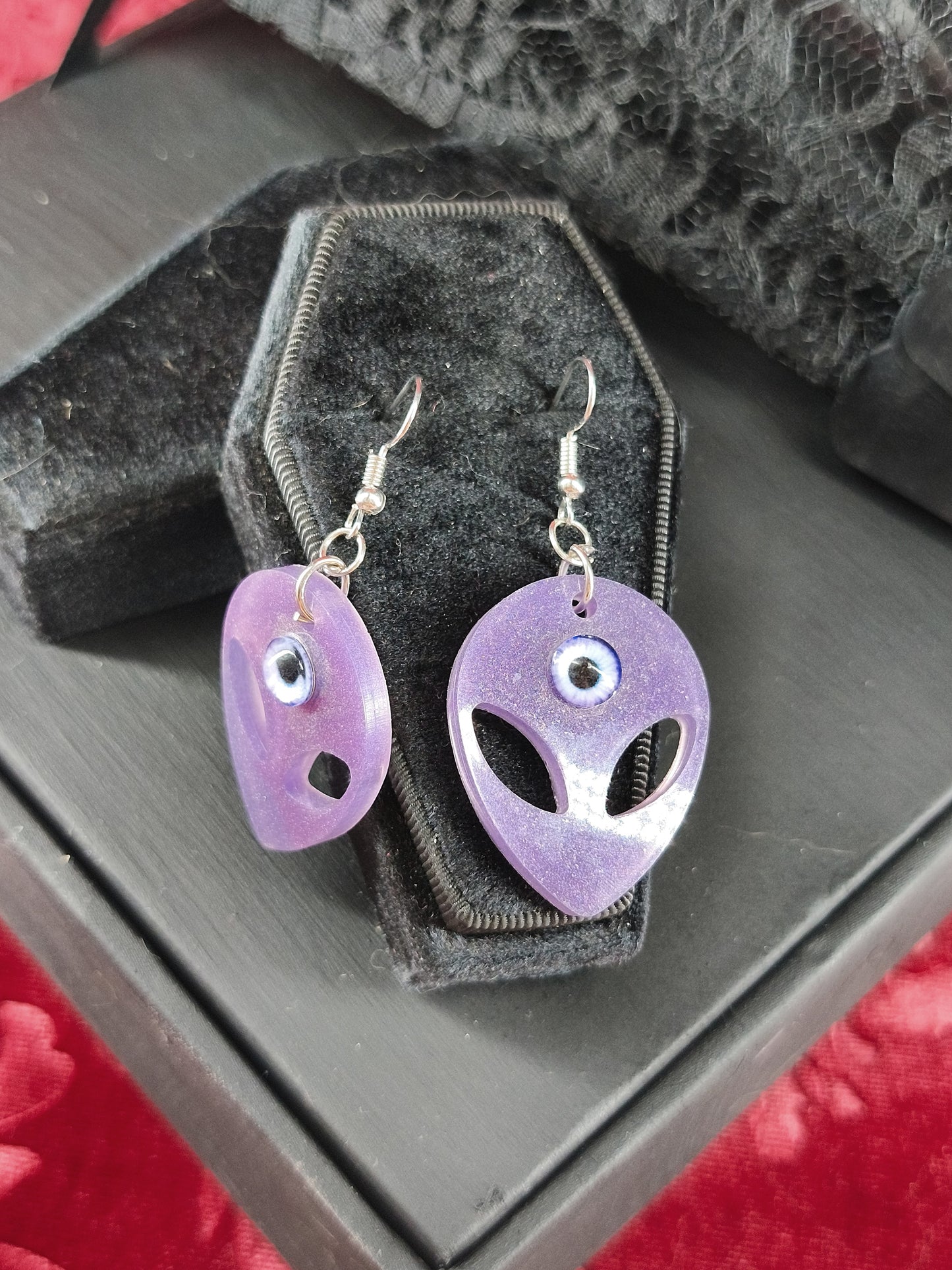 boucles d'oreilles pastel goth violette alien 