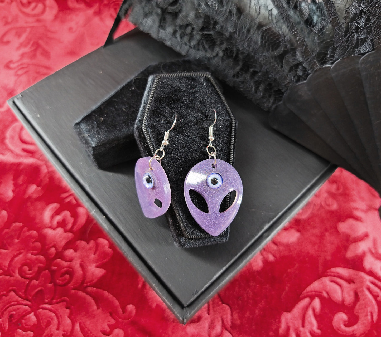 boucles d'oreilles pastel goth violette alien fait main