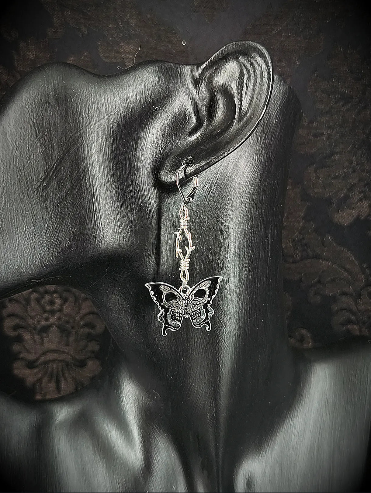 boucles oreilles goth barbelés