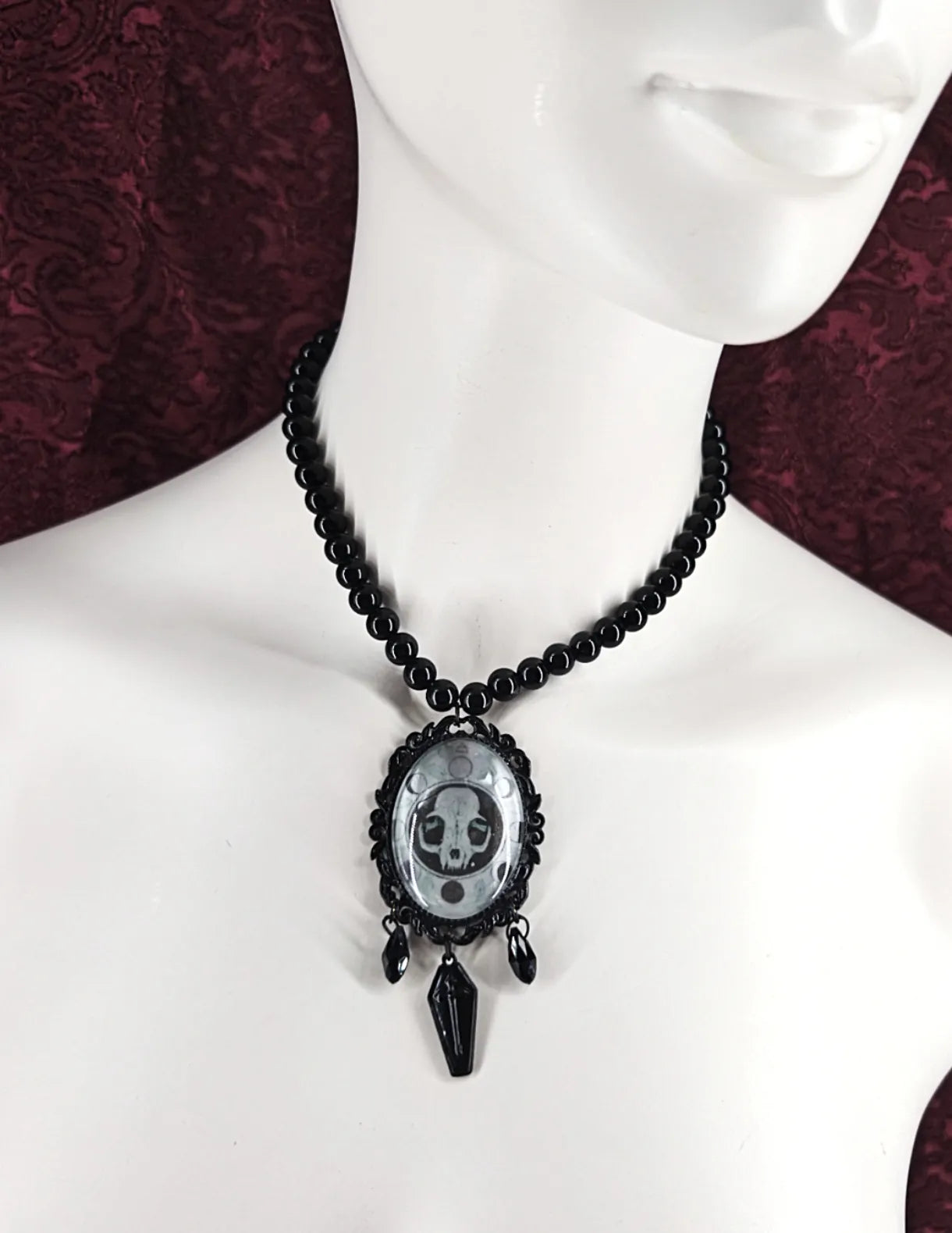 collier gothique crâne de chat et lune
