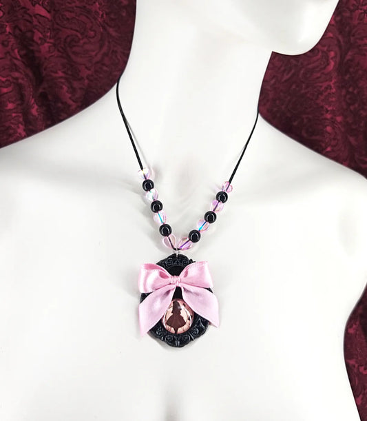 collier pastel goth alice inspiré