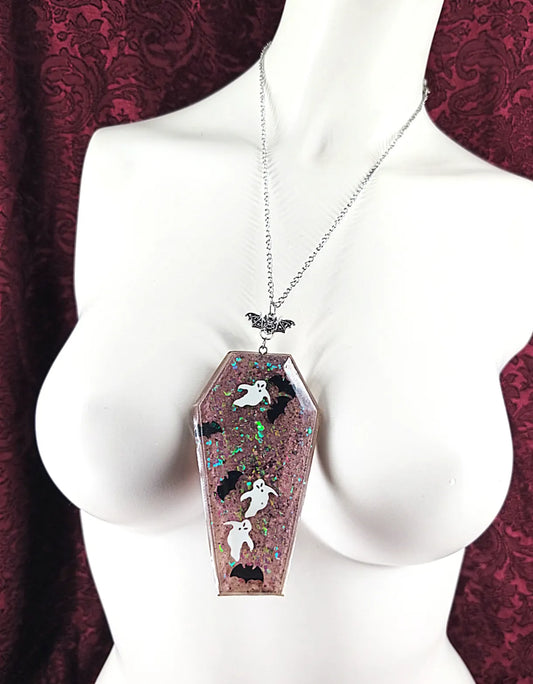 collier sautoir cercueil violet et chauve souris