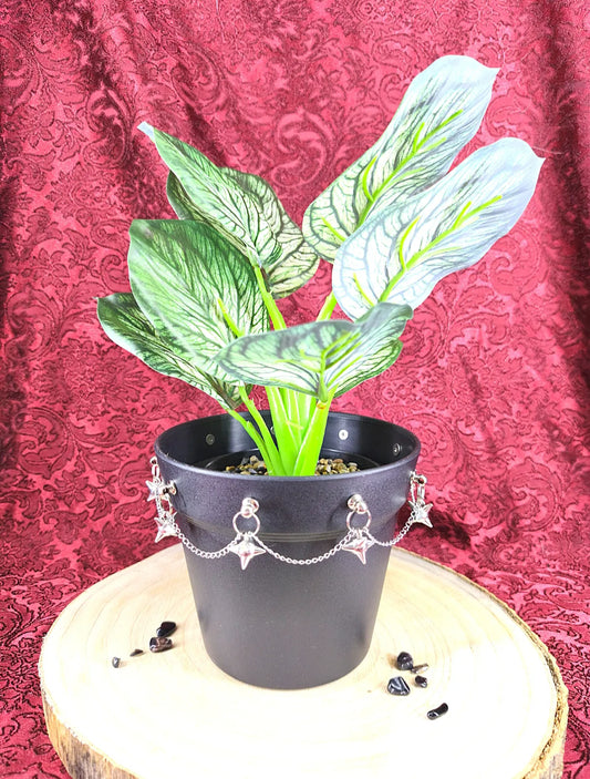 pot plante intérieur décoration gothique avec chaines